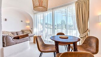 Ravino Secret Retreat