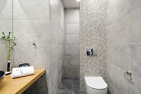 Acropolis Plus Penthouse