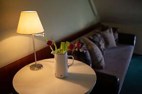 Zsanett Hotel