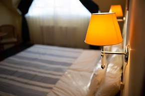 Zsanett Hotel