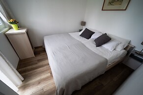 Zsanett Hotel