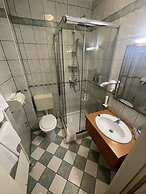 Zsanett Hotel