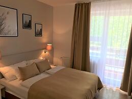 Zsanett Hotel