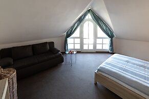 Zsanett Hotel