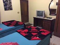 Pyramids Inn Motel
