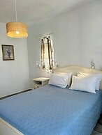 Sea View Apartments & Studios