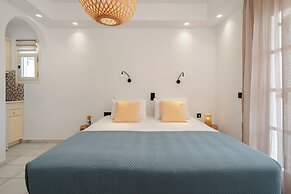 Sea View Apartments & Studios