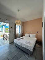 Sea View Apartments & Studios