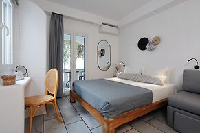 Sea View Apartments & Studios