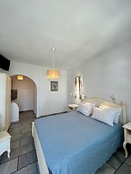 Sea View Apartments & Studios