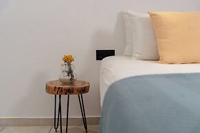 Sea View Apartments & Studios