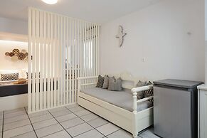 Sea View Apartments & Studios