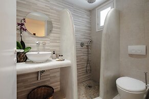 Sea View Apartments & Studios