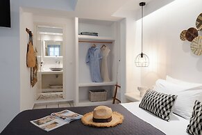 Sea View Apartments & Studios