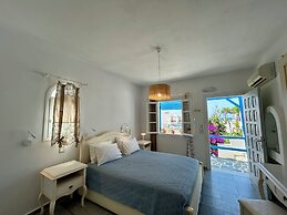 Sea View Apartments & Studios