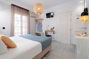 Sea View Apartments & Studios