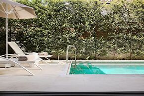 Crystal Green Signature Condos Glyfada