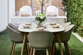 Crystal Green Signature Condos Glyfada
