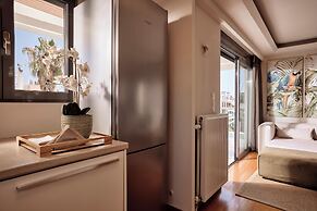 Crystal Green Signature Condos Glyfada