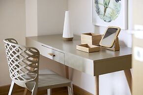 Crystal Green Signature Condos Glyfada