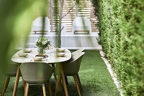 Crystal Green Signature Condos Glyfada