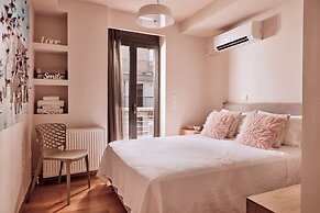 Crystal Green Signature Condos Glyfada