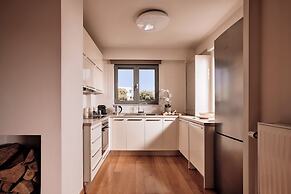 Crystal Green Signature Condos Glyfada