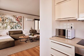 Crystal Green Signature Condos Glyfada