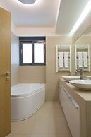 Crystal Green Signature Condos Glyfada