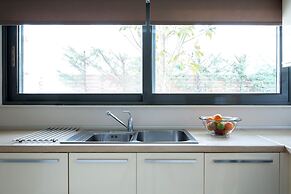 Crystal Green Signature Condos Glyfada