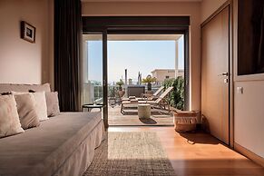 Crystal Green Signature Condos Glyfada