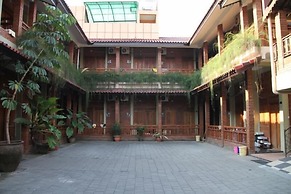 Roemah Balewaringin