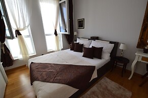 Superior Four Star Apartment