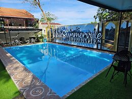 White Summerville Tourist Inn