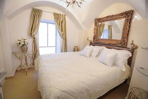 Western Wall Luxury House