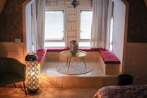 Western Wall Luxury House