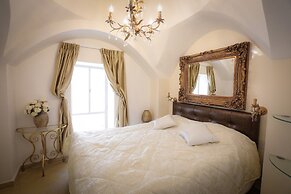 Western Wall Luxury House