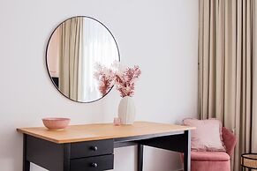 Nasma Luxury Stays - City Walk
