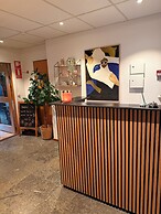 Ewa & Maude Hotel