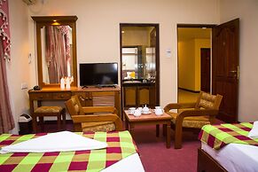 Hotel Lakefield