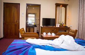 Hotel Lakefield