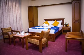 Hotel Lakefield