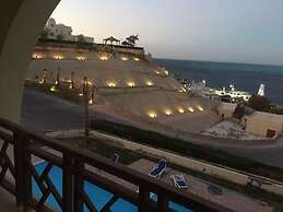Apartment at View Resort with sea view
