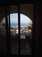 Apartment at View Resort with sea view