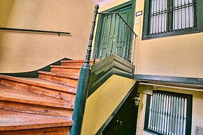 Bairro Alto Palace  Apartment for Large Groups