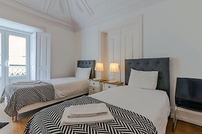 Bairro Alto Palace  Apartment for Large Groups