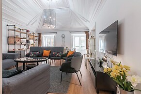 Bairro Alto Palace  Apartment for Large Groups