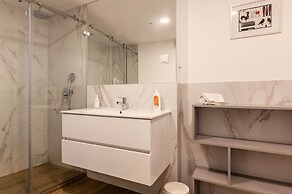 Bairro Alto Palace  Apartment for Large Groups