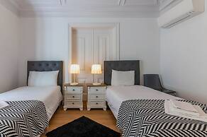 Bairro Alto Palace  Apartment for Large Groups