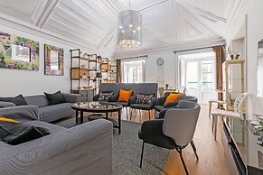 Bairro Alto Palace  Apartment for Large Groups